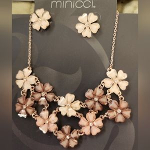 Floral necklace with earrings